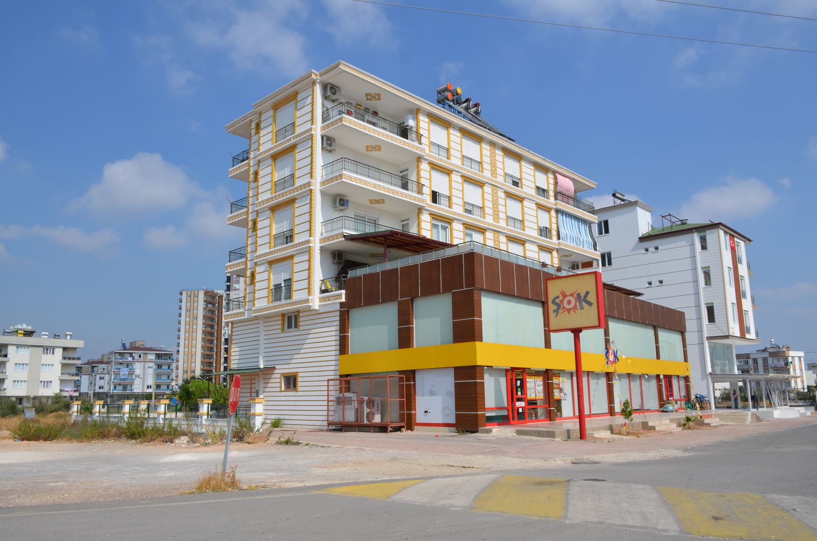 4. Aydemir Apartmanı